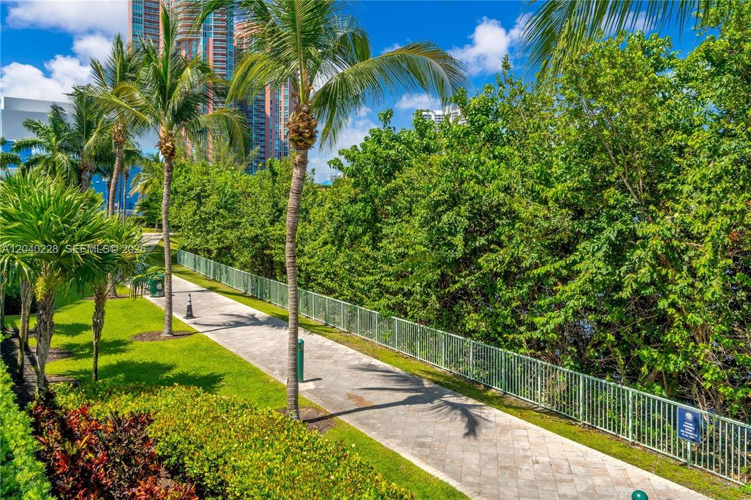En Venta: $3,475,000 (4 camas, 5 baños, 3801 Pies cuadrados)