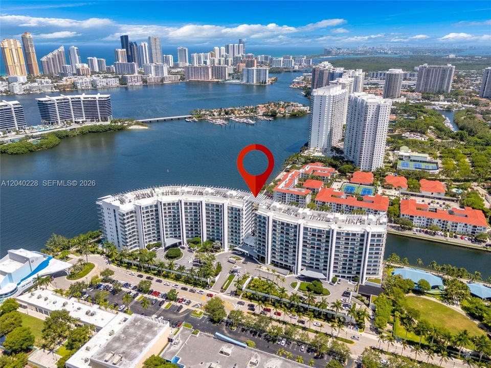 En Venta: $3,475,000 (4 camas, 5 baños, 3801 Pies cuadrados)