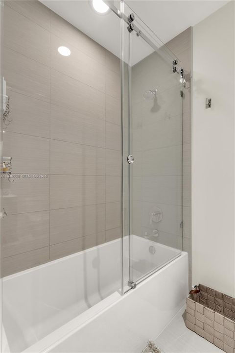 En Venta: $3,475,000 (4 camas, 5 baños, 3801 Pies cuadrados)