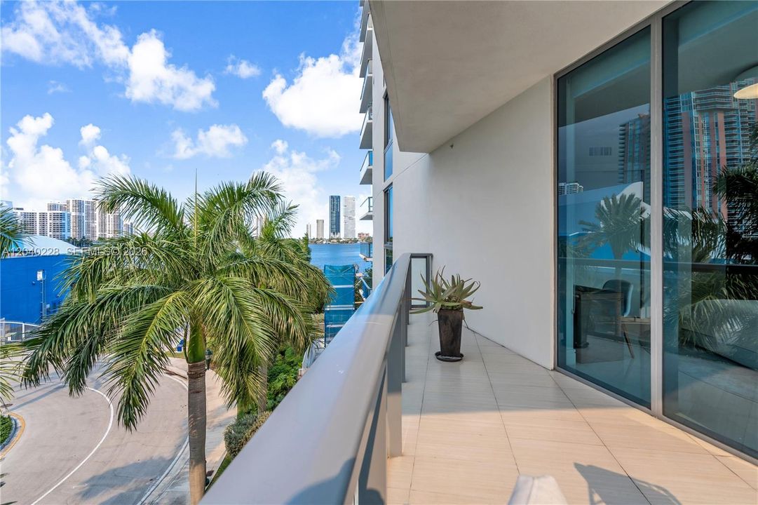 En Venta: $3,475,000 (4 camas, 5 baños, 3801 Pies cuadrados)