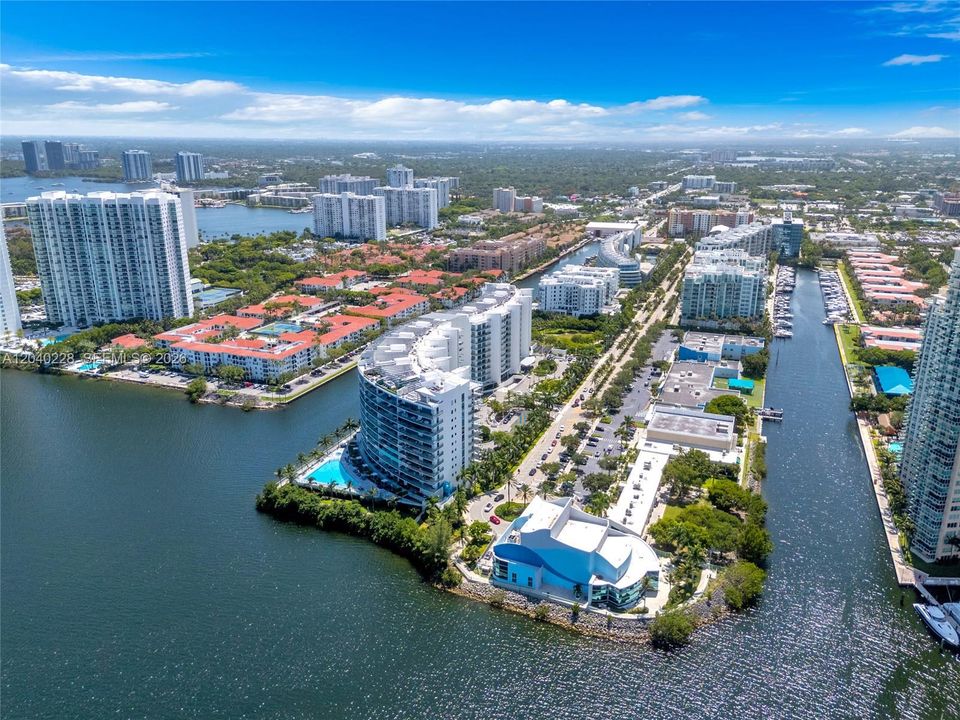 En Venta: $3,475,000 (4 camas, 5 baños, 3801 Pies cuadrados)