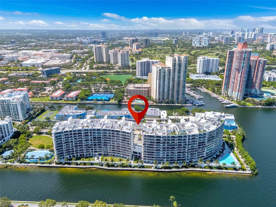 En Venta: $3,475,000 (4 camas, 5 baños, 3801 Pies cuadrados)