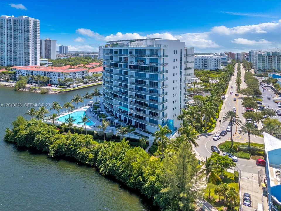 En Venta: $3,475,000 (4 camas, 5 baños, 3801 Pies cuadrados)