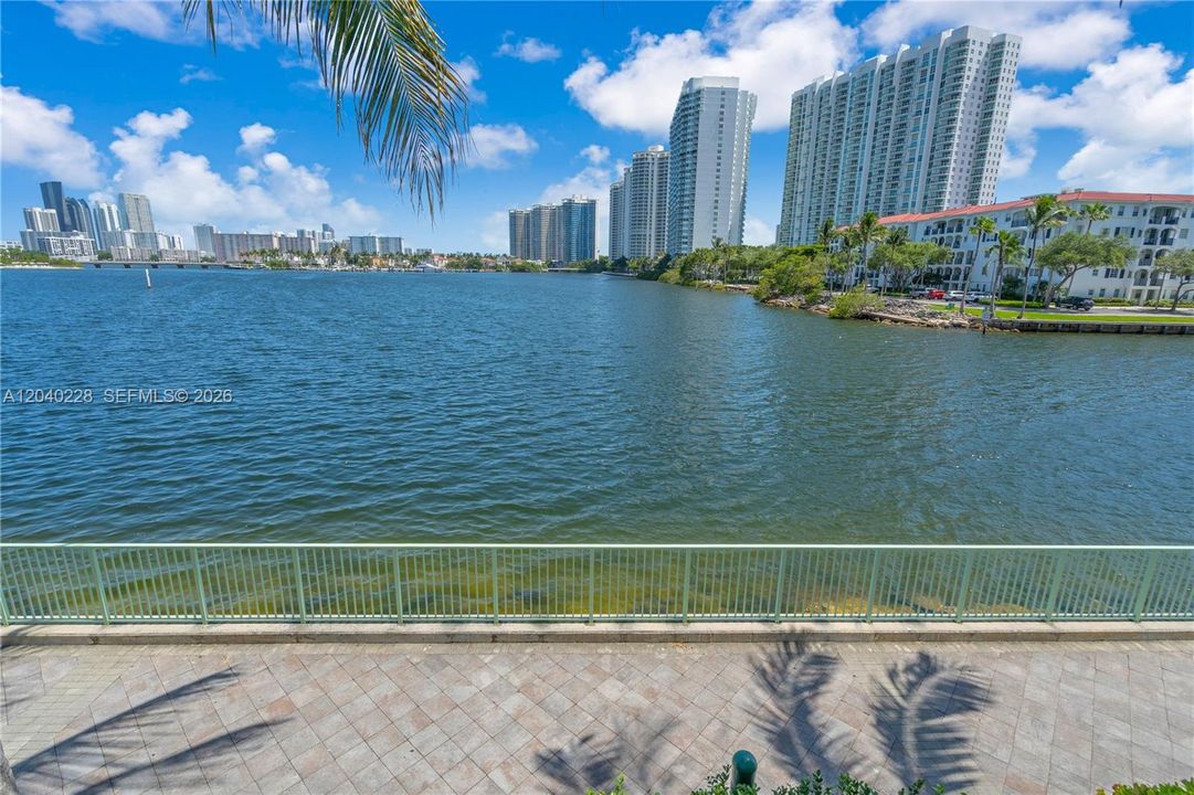 En Venta: $3,475,000 (4 camas, 5 baños, 3801 Pies cuadrados)