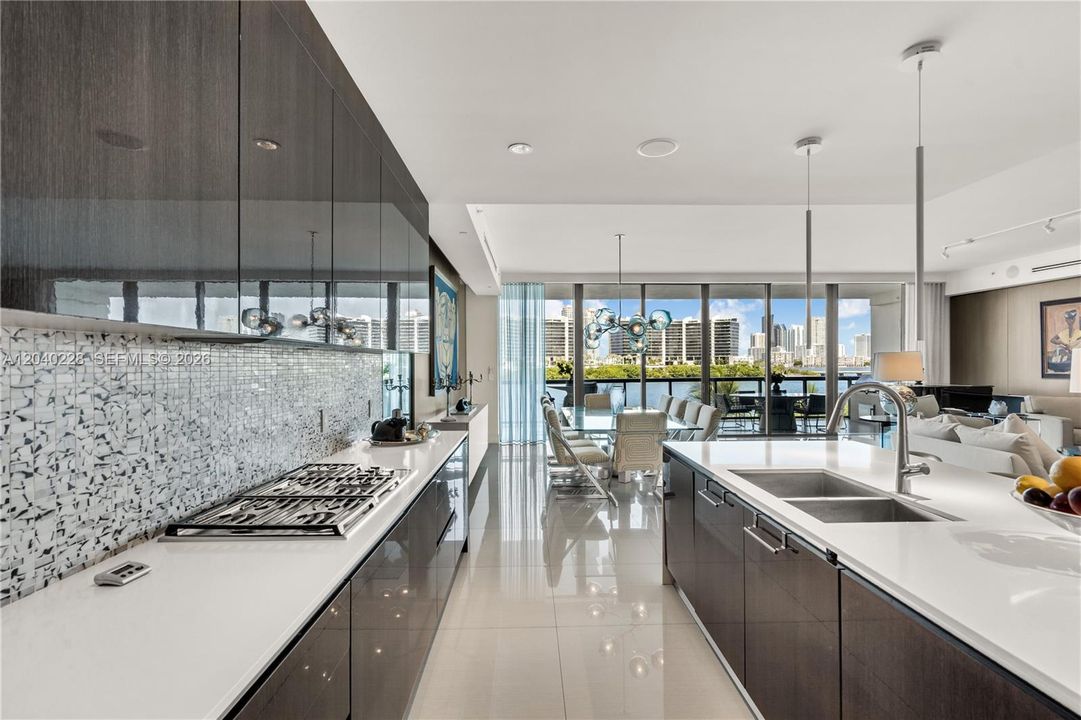 En Venta: $3,475,000 (4 camas, 5 baños, 3801 Pies cuadrados)