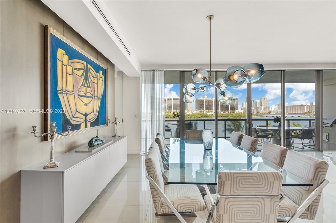 En Venta: $3,475,000 (4 camas, 5 baños, 3801 Pies cuadrados)