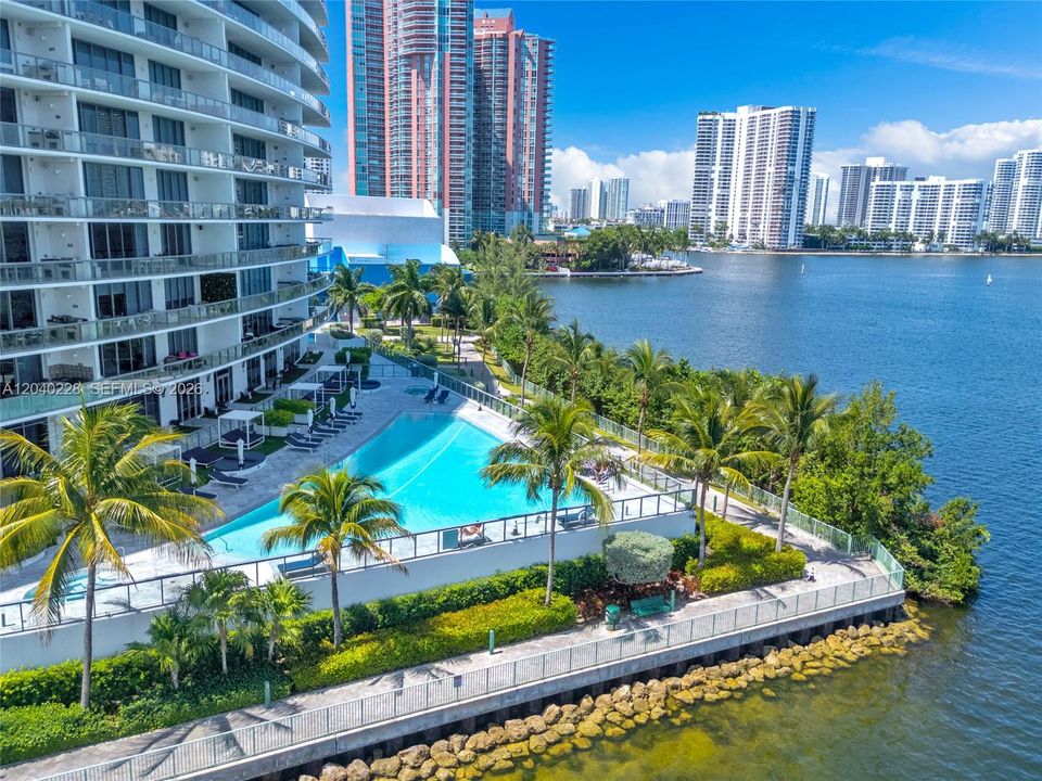 En Venta: $3,475,000 (4 camas, 5 baños, 3801 Pies cuadrados)