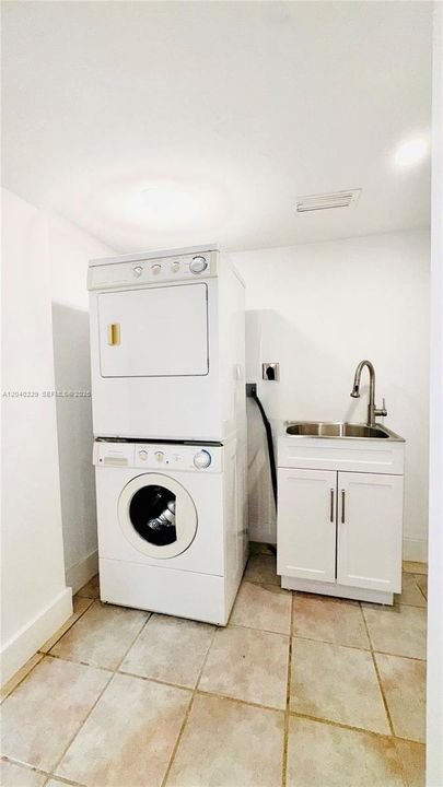 В аренду: $7,500 (3 спален, 3 ванн, 2135 Квадратных фут)