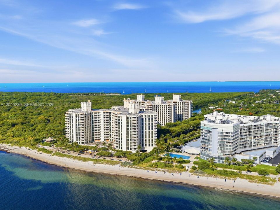 На продажу: $1,395,000 (2 спален, 2 ванн, 1409 Квадратных фут)