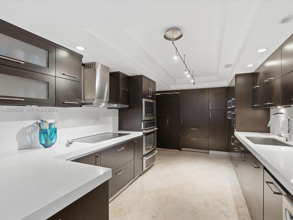 На продажу: $1,395,000 (2 спален, 2 ванн, 1409 Квадратных фут)
