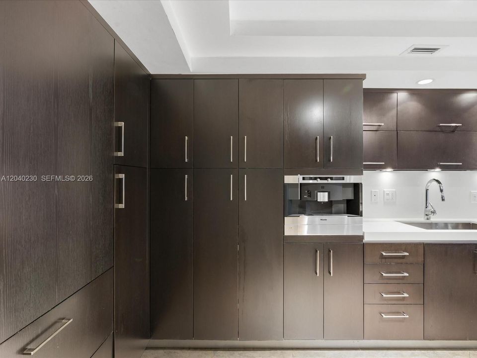 На продажу: $1,395,000 (2 спален, 2 ванн, 1409 Квадратных фут)