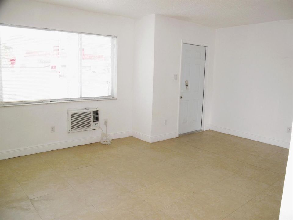 13-Living-Entrance