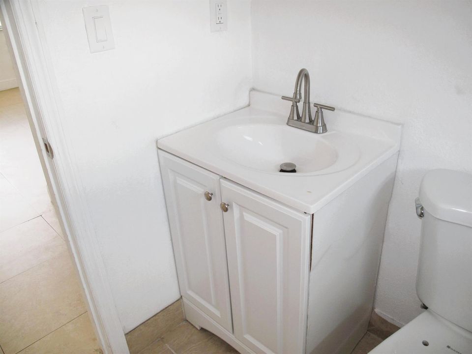 12-Bathroom