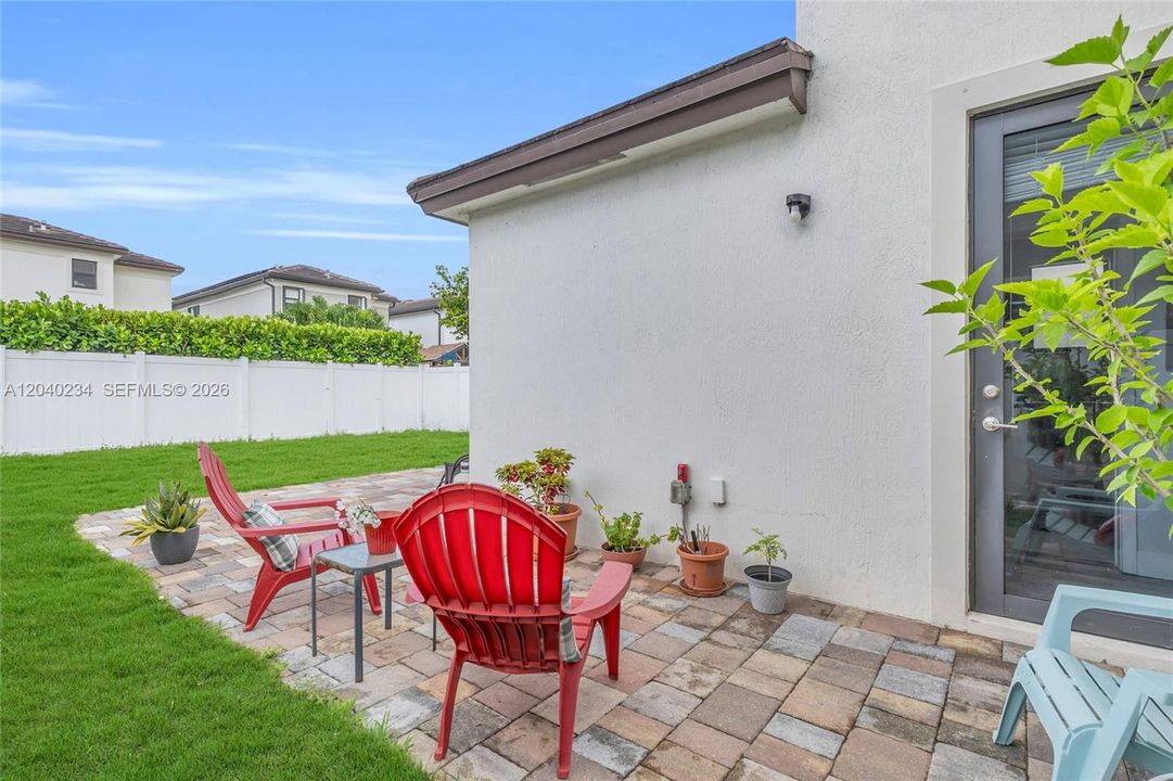 En Venta: $700,000 (5 camas, 3 baños, 2263 Pies cuadrados)