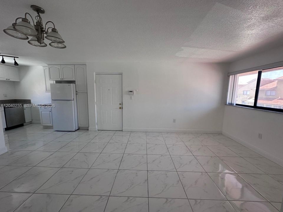 For Rent: $2,100 (2 beds, 2 baths, 755 Square Feet)