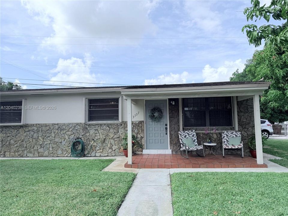 En Venta: $550,000 (3 camas, 1 baños, 1200 Pies cuadrados)