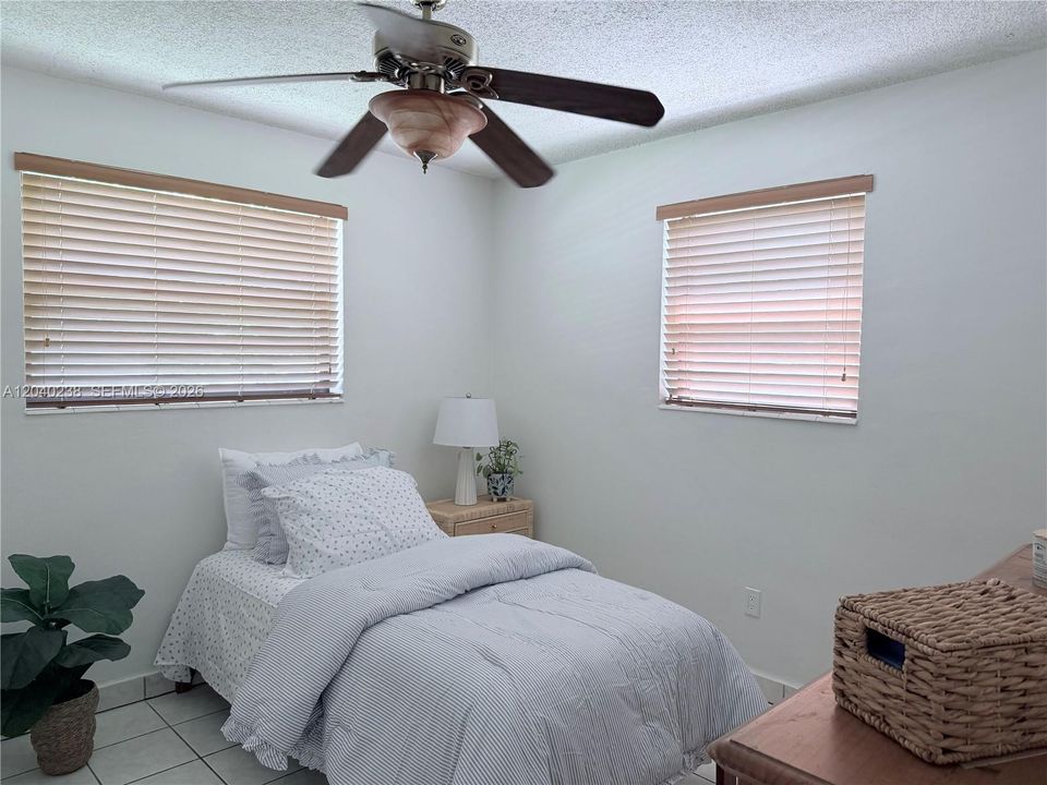 En Venta: $550,000 (3 camas, 1 baños, 1200 Pies cuadrados)