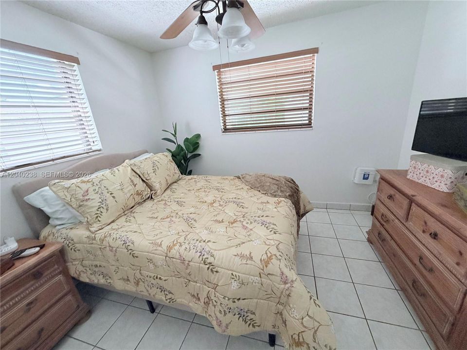 En Venta: $550,000 (3 camas, 1 baños, 1200 Pies cuadrados)