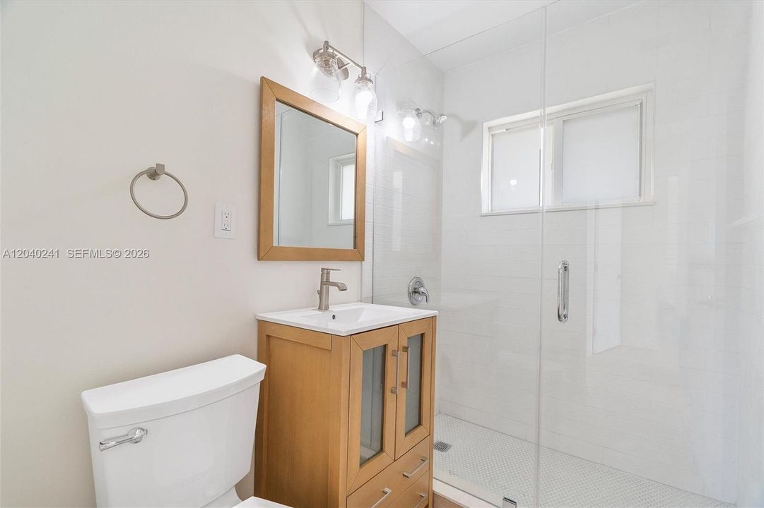 For Sale: $409,900 (2 beds, 1 baths, 780 Square Feet)