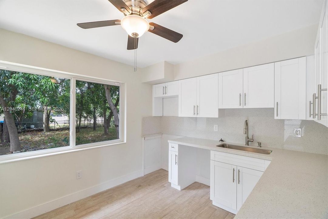 For Sale: $409,900 (2 beds, 1 baths, 780 Square Feet)