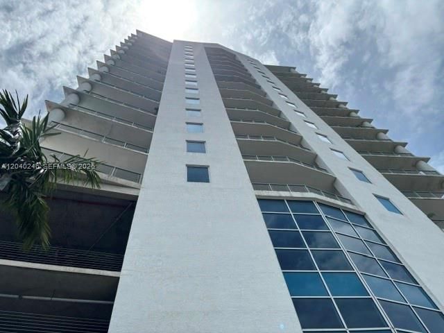 На продажу: $349,900 (2 спален, 2 ванн, 1000 Квадратных фут)