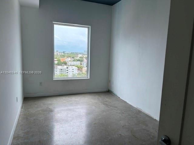 На продажу: $349,900 (2 спален, 2 ванн, 1000 Квадратных фут)