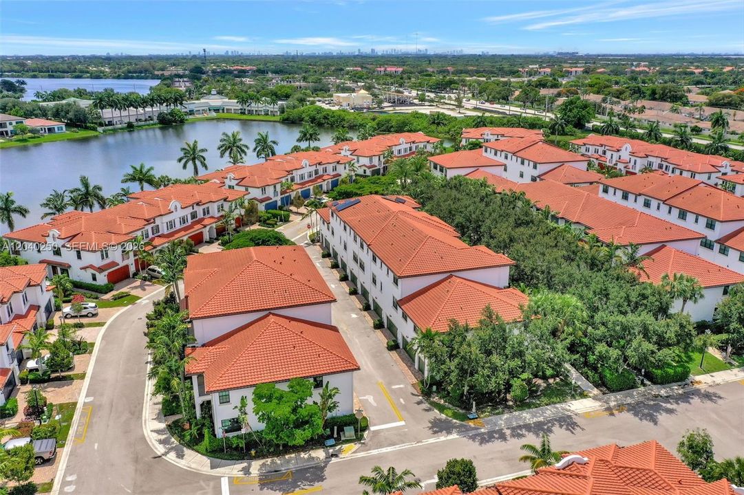 En Venta: $609,000 (3 camas, 3 baños, 2033 Pies cuadrados)