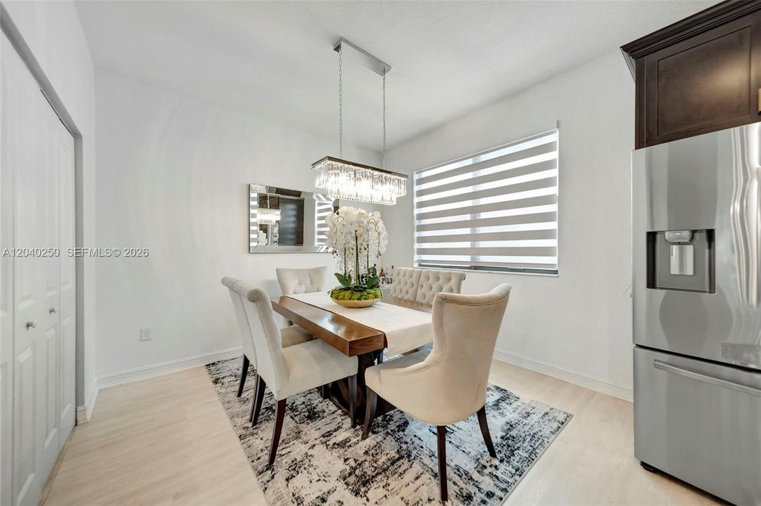 En Venta: $609,000 (3 camas, 3 baños, 2033 Pies cuadrados)