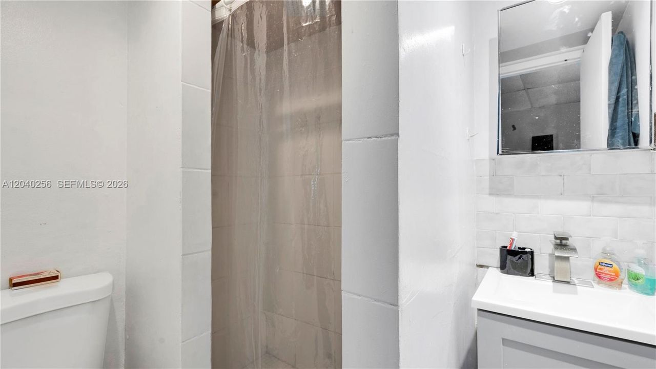 En Venta: $599,000 (3 camas, 3 baños, 1804 Pies cuadrados)