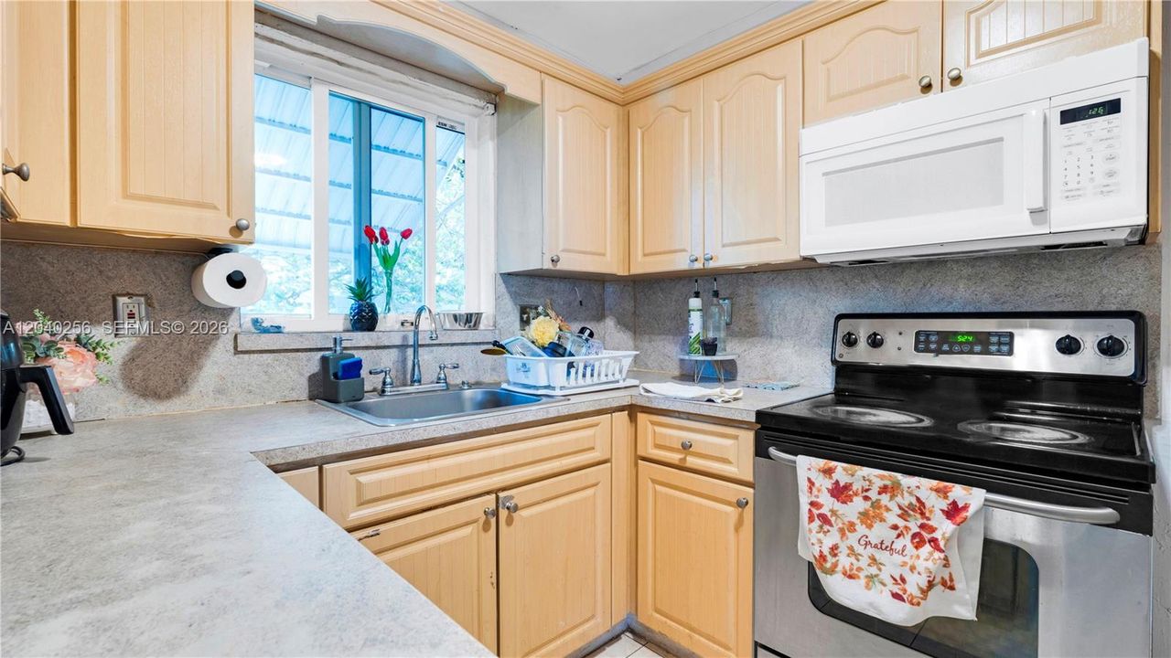 En Venta: $599,000 (3 camas, 3 baños, 1804 Pies cuadrados)