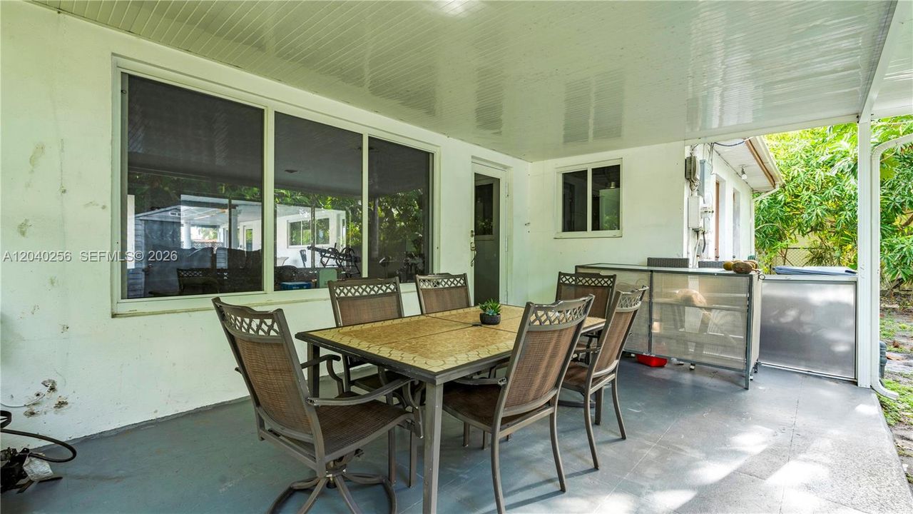 En Venta: $599,000 (3 camas, 3 baños, 1804 Pies cuadrados)