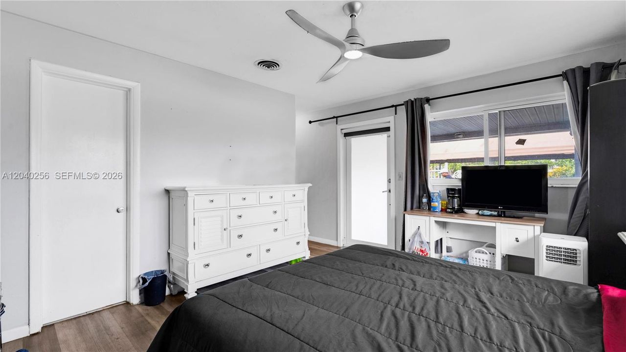 En Venta: $599,000 (3 camas, 3 baños, 1804 Pies cuadrados)