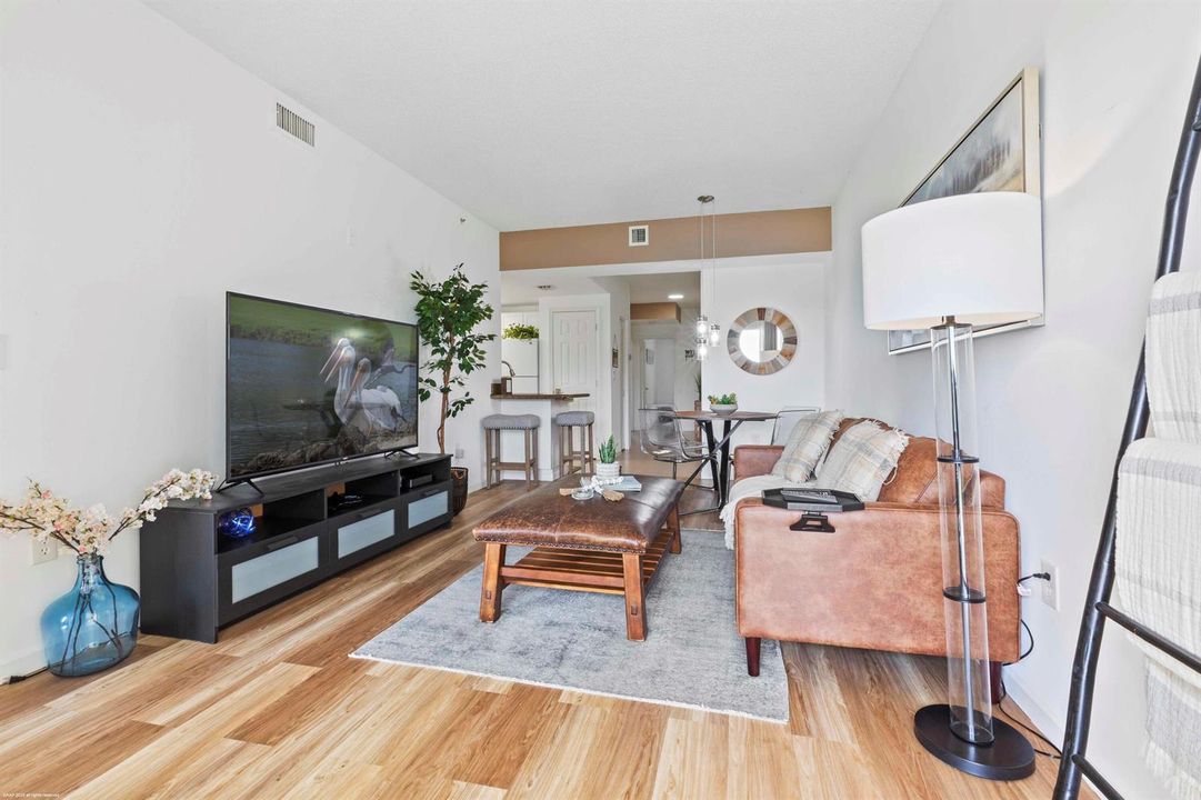 2060 Greenview Shores Blvd 318 009