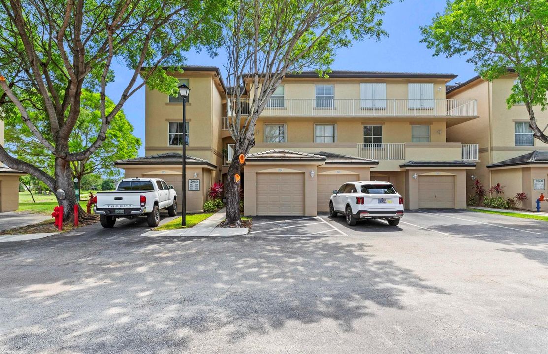 2060 Greenview Shores Blvd 318 004