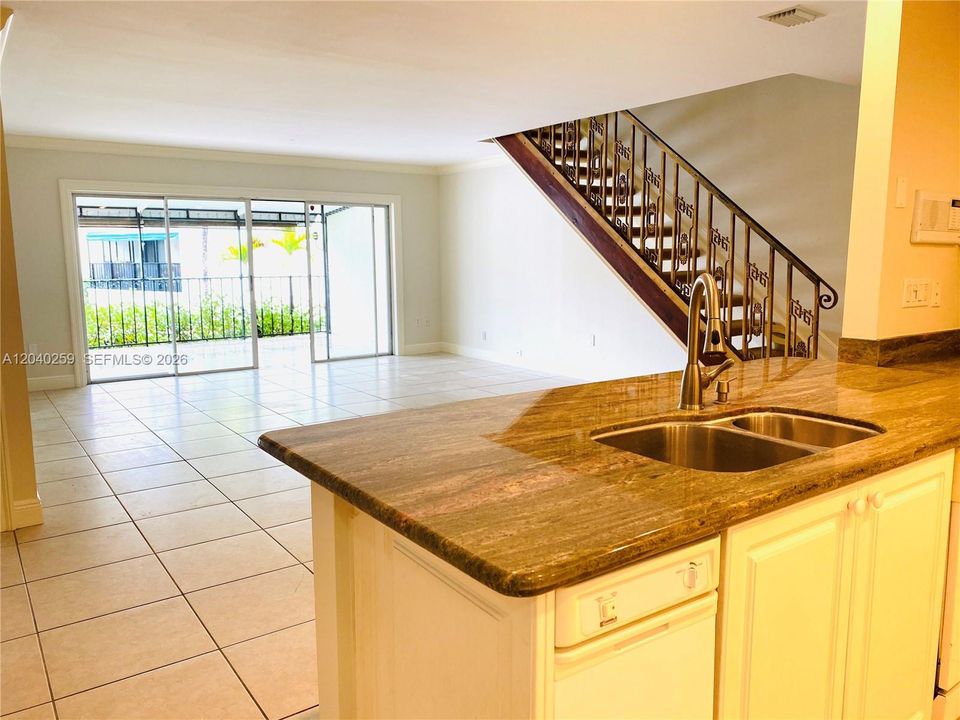 For Rent: $3,550 (3 beds, 3 baths, 2205 Square Feet)