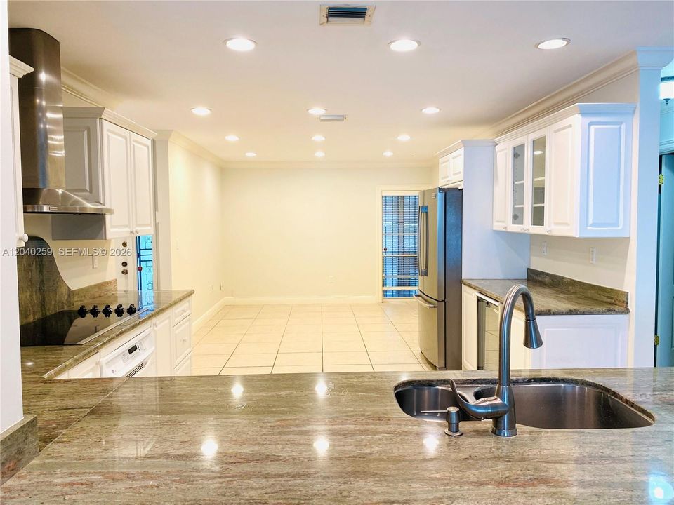 For Rent: $3,550 (3 beds, 3 baths, 2205 Square Feet)