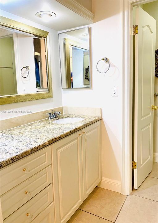 For Rent: $3,550 (3 beds, 3 baths, 2205 Square Feet)