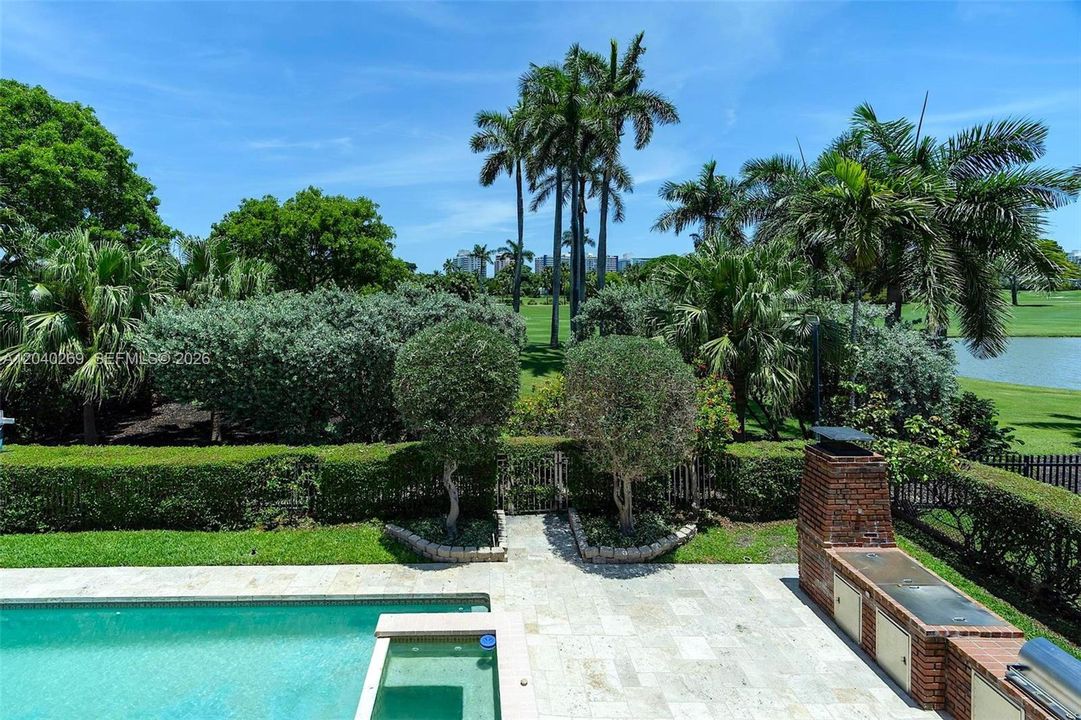 For Sale: $4,695,000 (6 beds, 5 baths, 6011 Square Feet)