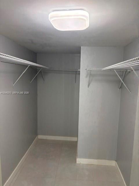 For Rent: $2,350 (2 beds, 2 baths, 900 Square Feet)