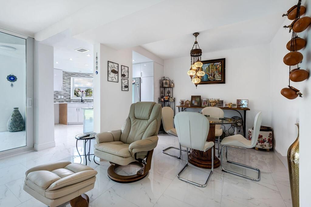 3661ViaPonciana#206LakeWorth-14