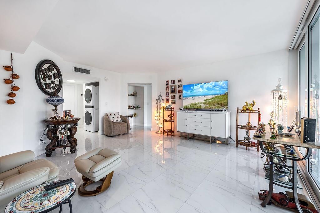 3661ViaPonciana#206LakeWorth-16
