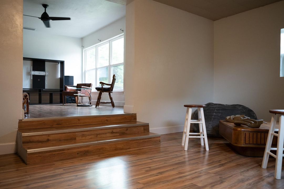 Abode 1015 - 22