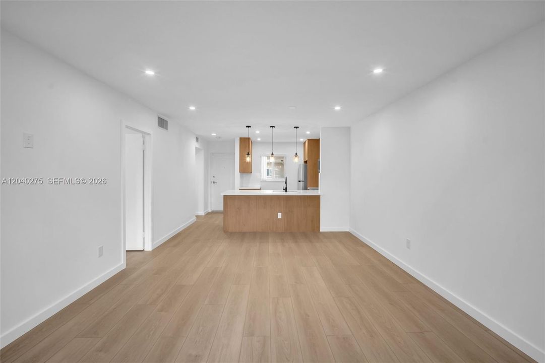 En Venta: $305,000 (1 camas, 1 baños, 712 Pies cuadrados)