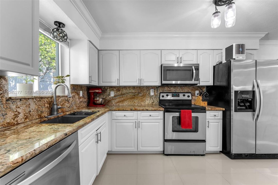 For Rent: $4,450 (3 beds, 2 baths, 1485 Square Feet)