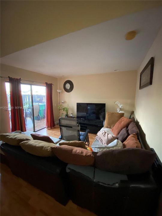 En Renta: $3,000 (3 camas, 2 baños, 1560 Pies cuadrados)