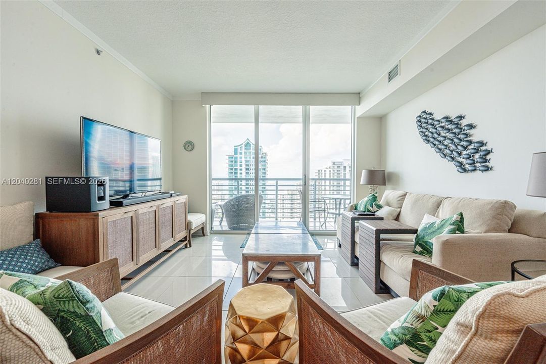 For Sale: $695,000 (2 beds, 2 baths, 1227 Square Feet)