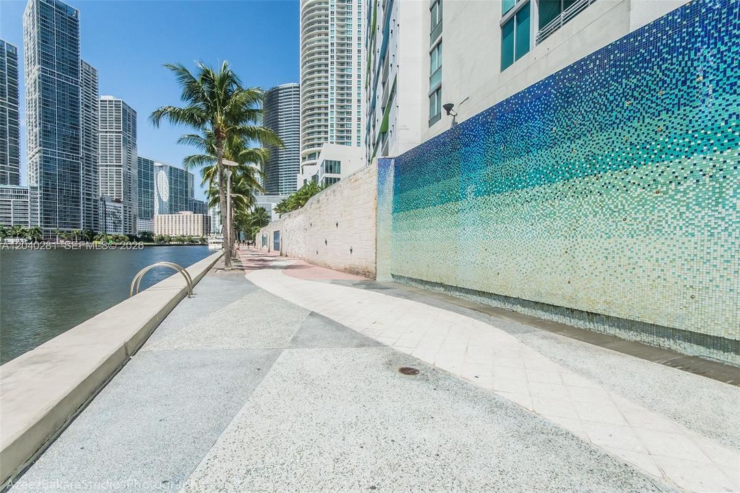 For Sale: $695,000 (2 beds, 2 baths, 1227 Square Feet)