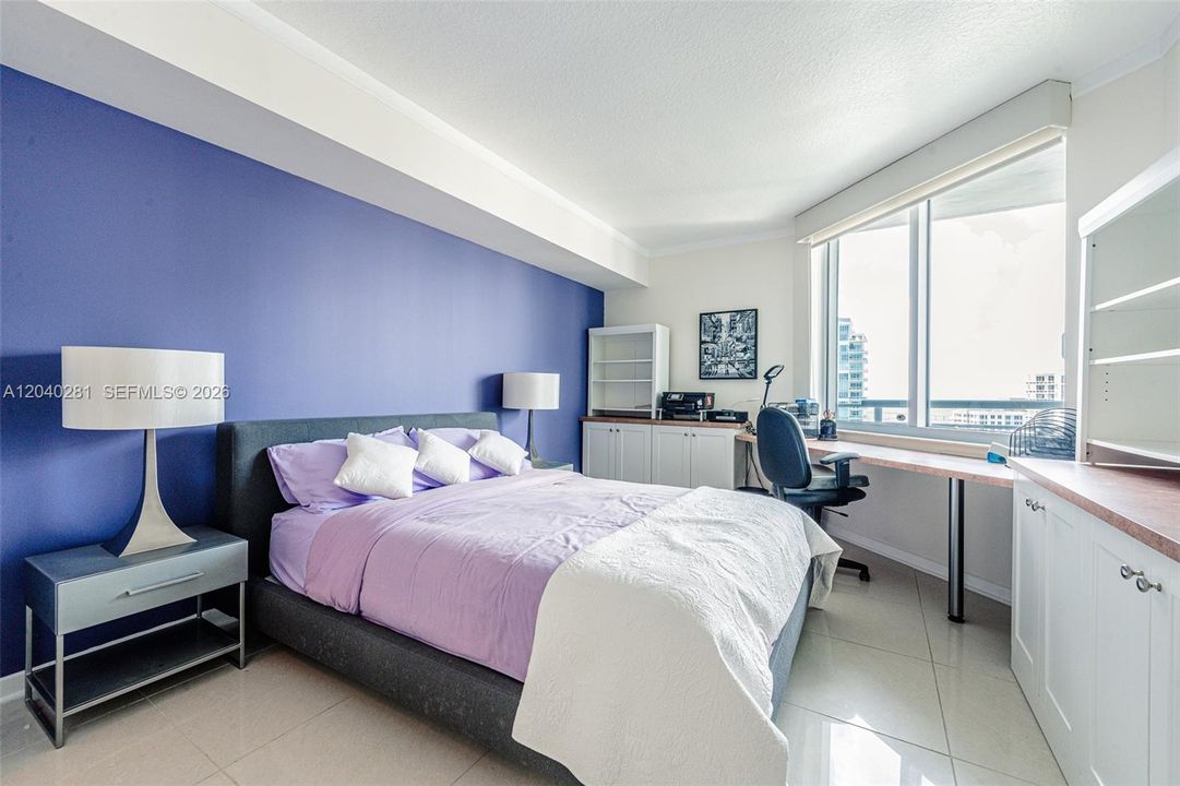 For Sale: $695,000 (2 beds, 2 baths, 1227 Square Feet)