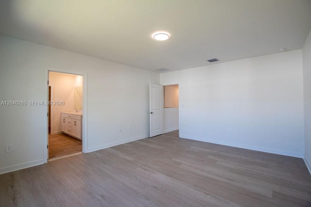For Rent: $3,600 (4 beds, 2 baths, 2878 Square Feet)