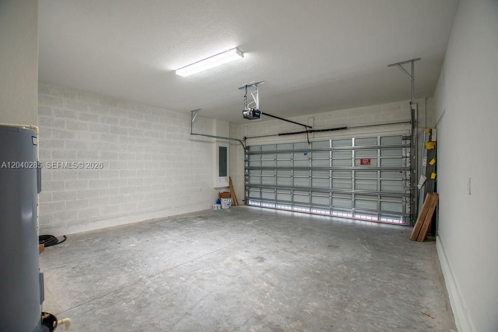 For Rent: $3,600 (4 beds, 2 baths, 2878 Square Feet)